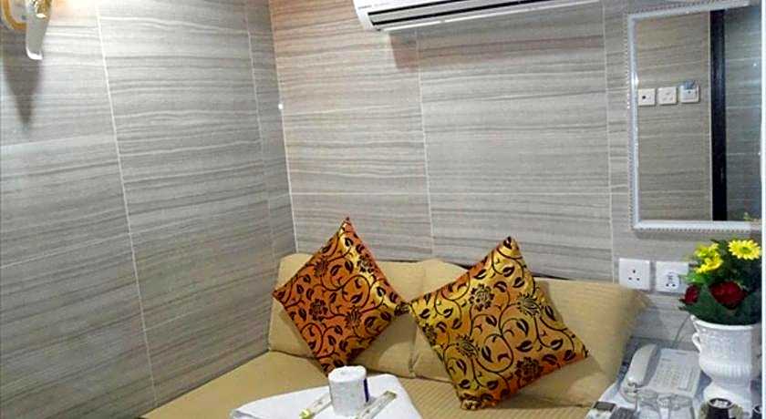 Day And Night Hostel