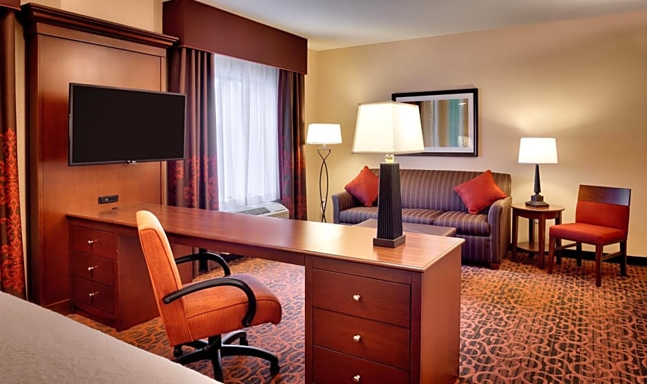 Hampton Inn Omaha/West Dodge Road, Old Mill