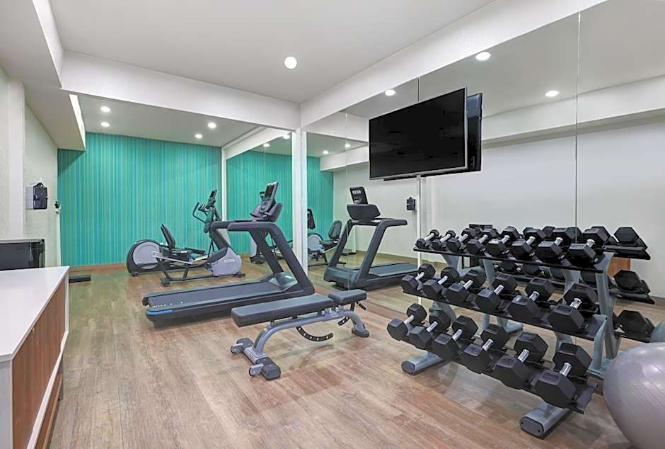 Holiday Inn Express & Suites Newport By IHG