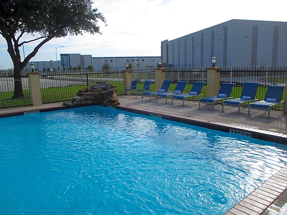 Days Inn & Suites by Wyndham Sam Houston Tollway