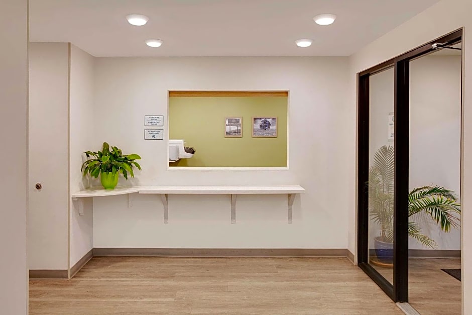 WoodSpring Suites Bakersfield