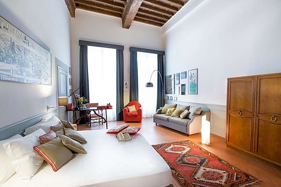 Soprarno Suites