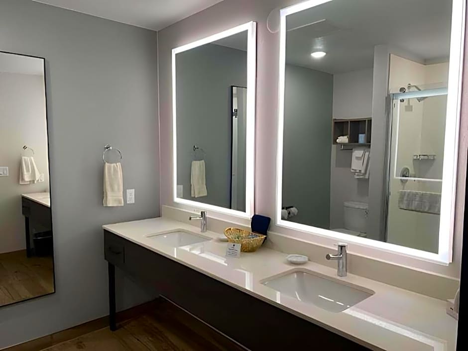 Best Western Lake Lucille Inn