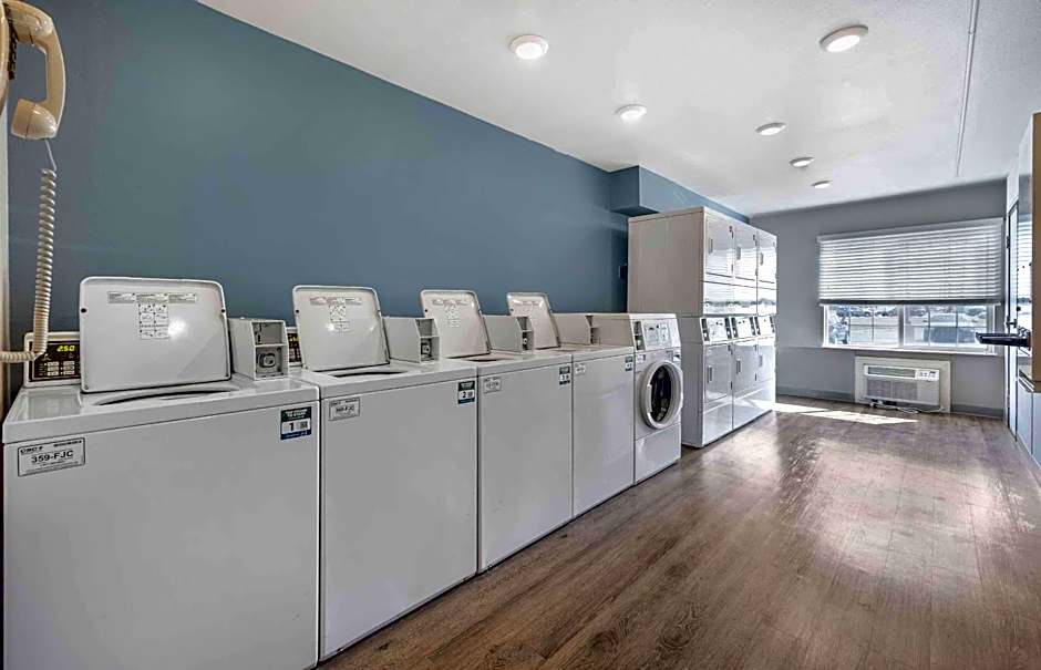 Extended Stay America Select Suites - Wichita - South