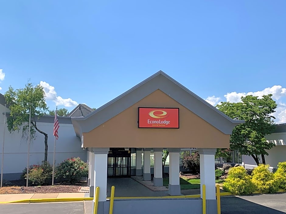 Econo Lodge Inn & Suites