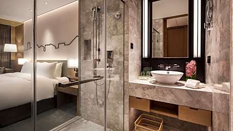 Standard Twin Room with Lake View