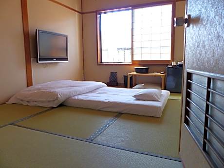 Japanese Style Single Room - Non-Smoking