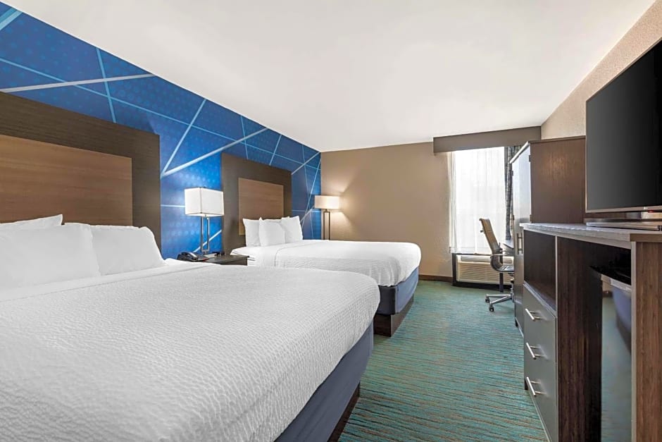 Comfort Inn Dallas North Love Field Airport