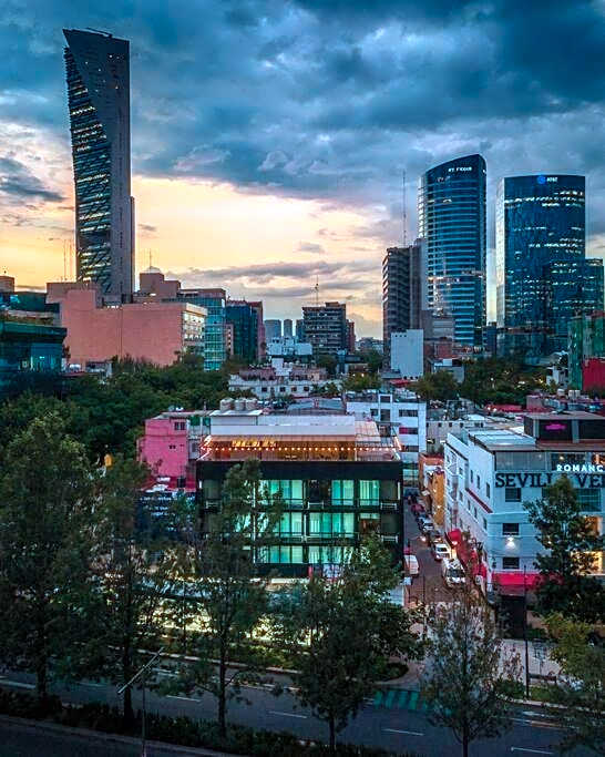 L103 New studio Apt AC Rooftop Panoramic views