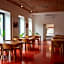 Hotel Gardinn - Free Parking and Quiet Garden