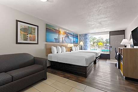 Deluxe Queen Room with Two Queen Beds - Non-Smoking