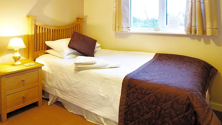 Photo 1 of 4 of Single Room