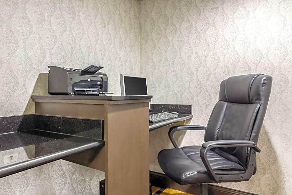 Quality Inn & Suites Arden Hills - Saint Paul North