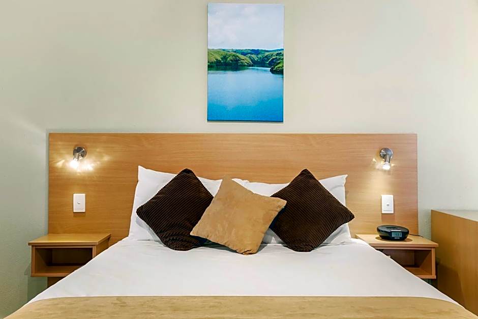 Ciloms Airport Lodge