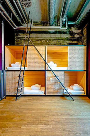 Bed in 4-Bed Dormitory Room