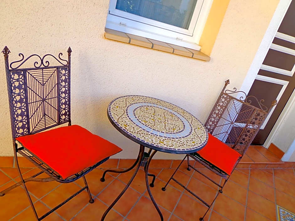 Logis Hôtel Les II Mas - Perpignan Sud