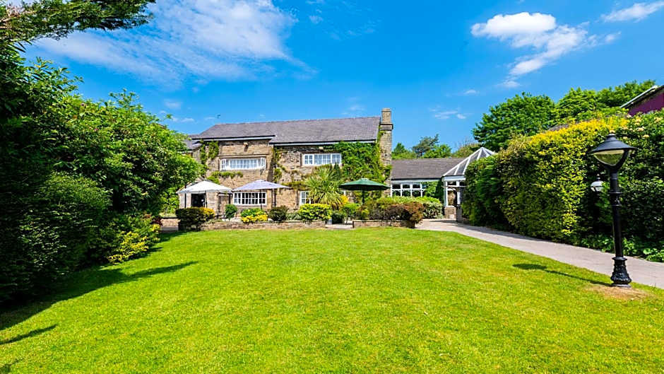 B/W Plus Lancashire Manor Hotel