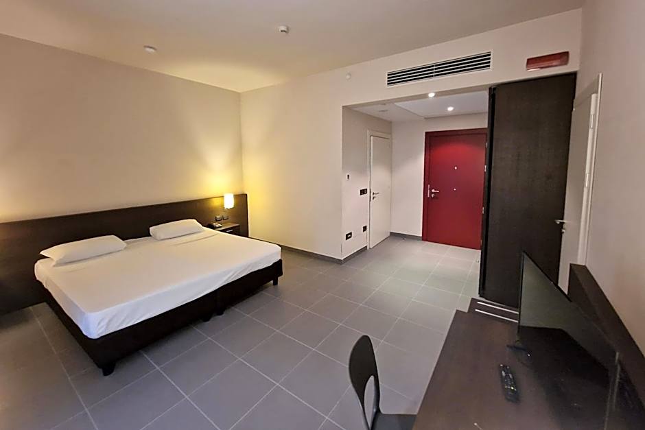 Inn Naples Airport