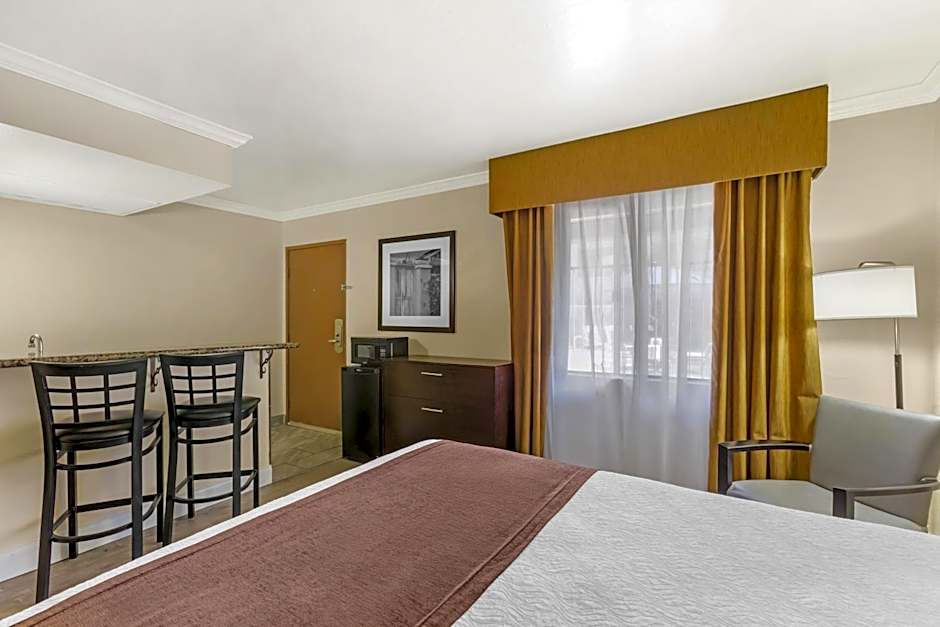 Best Western Innsuites Tucson Foothills Hotel & Suites