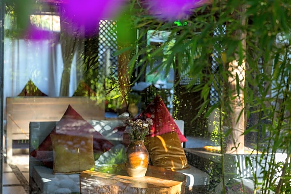 Lijiang E-Outfitting Boutique Hotel