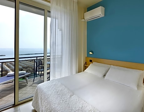 Classic Double Room with Sea View