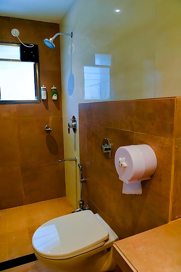 Malvan's Aishwarya Hotel