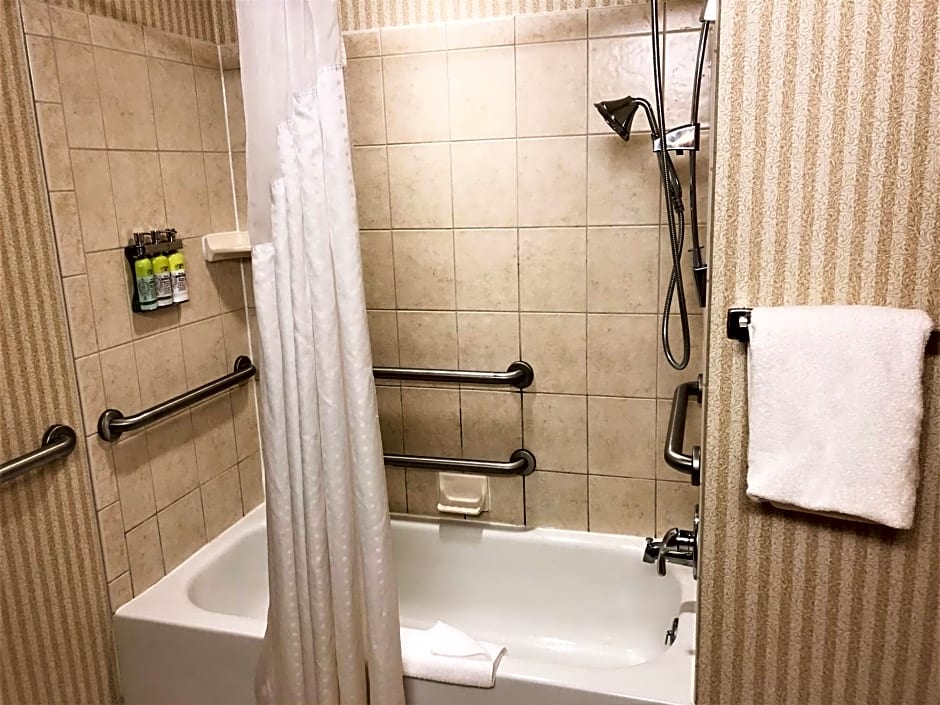 Holiday Inn Express Syracuse Airport, an IHG Hotel