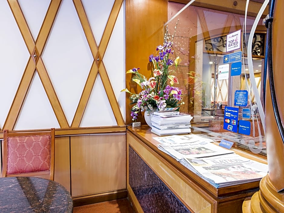 Majestic Suites Hotel