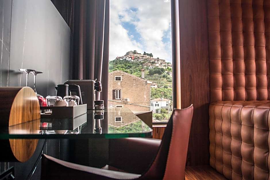 Winery & Design hotel ROXANICH