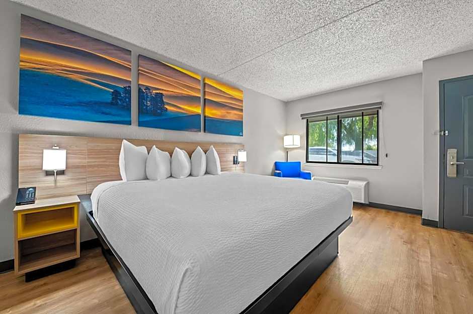 Days Inn by Wyndham Buena Park
