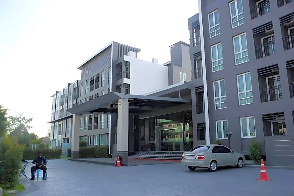 Crystal Suites Suvarnbhumi Airport