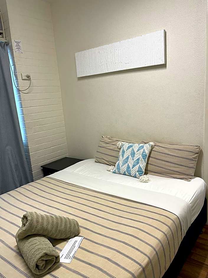 Youth Shack Backpackers