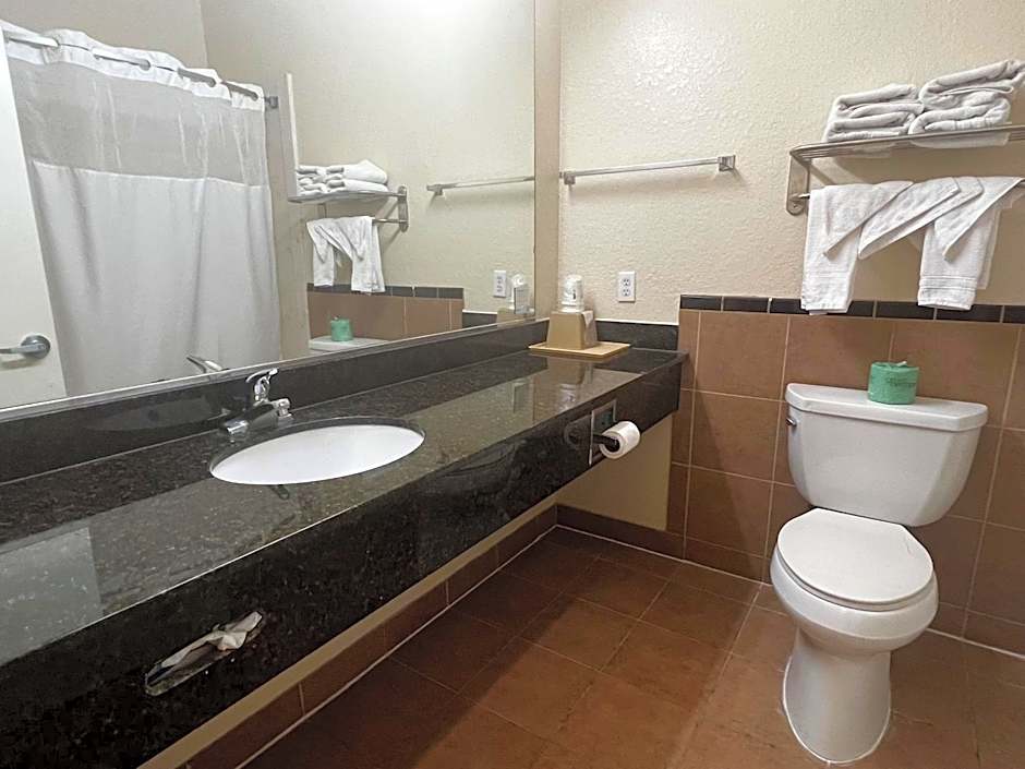 Super 8 by Wyndham Brookshire TX