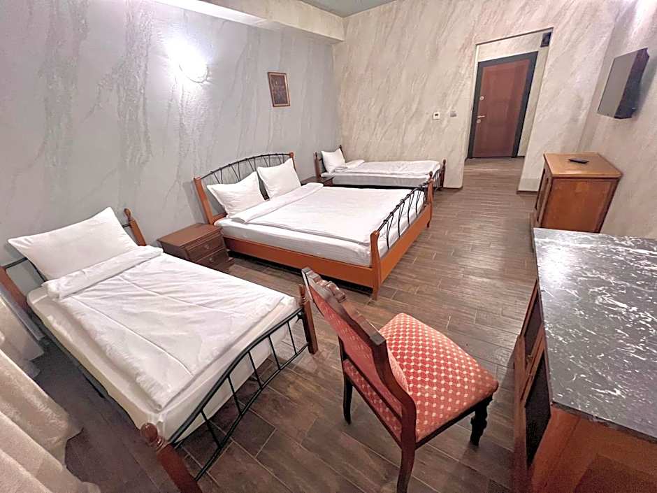 Хотел Антик