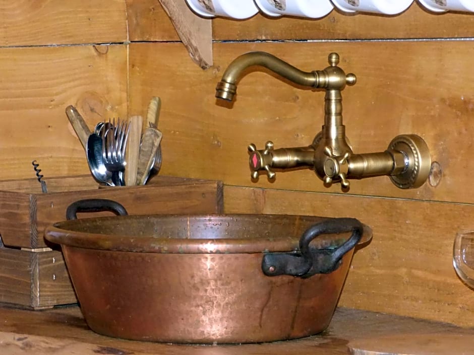 Chambre d'hôte atypique "trappeur" West little ranch