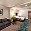 La Quinta Inn & Suites by Wyndham Cleveland