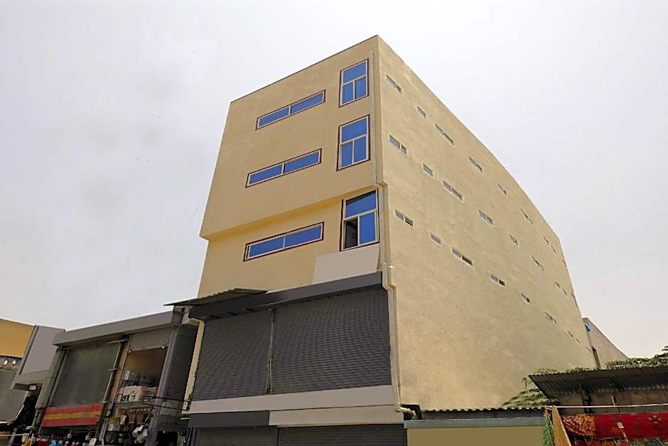 S R Comforts by OYO Rooms – Bangalore, MN