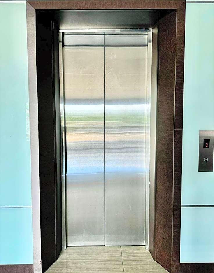 Chariton Hotel Nusa Bestari