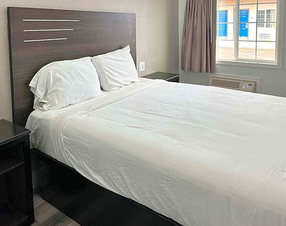 Motel 6 Santa Cruz, CA