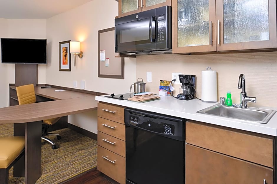 CANDLEWOOD SUITES - LODI By IHG
