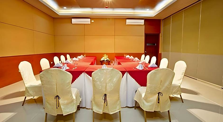 Allure Hotel & Suites