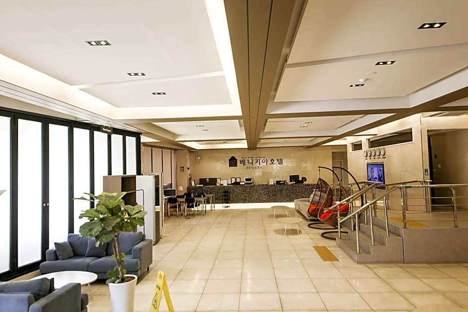 Benikea Cheonan Tourist Hotel