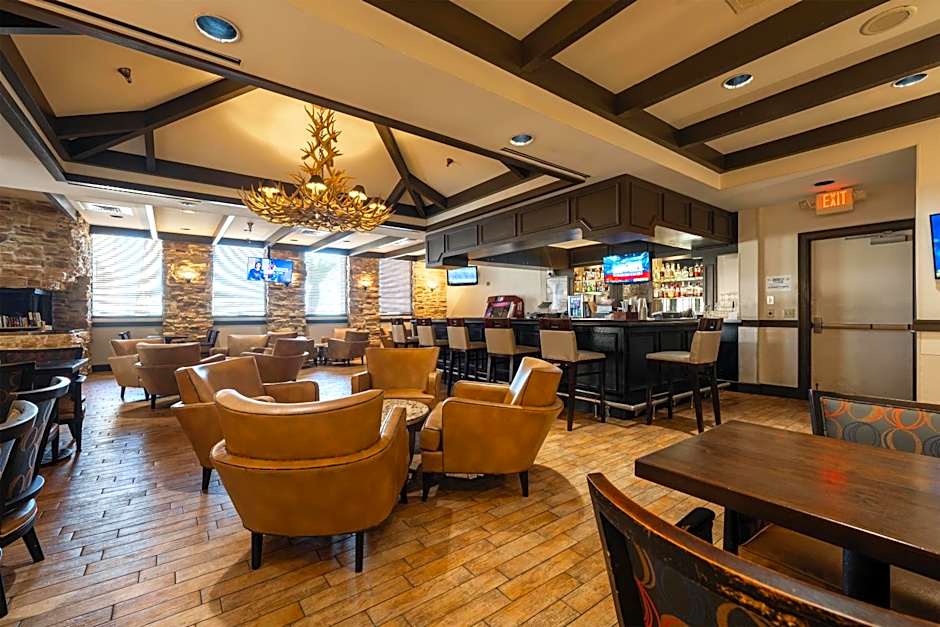 DoubleTree By Hilton Houston Hobby Airport