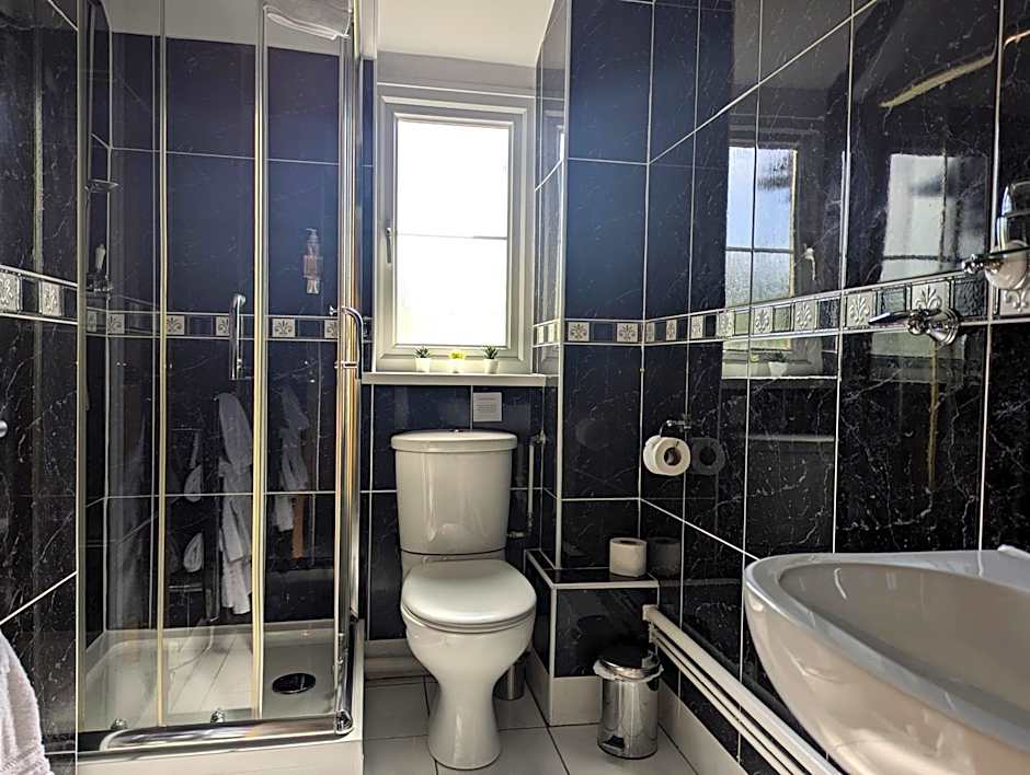 The Lodge by Cefn Tilla