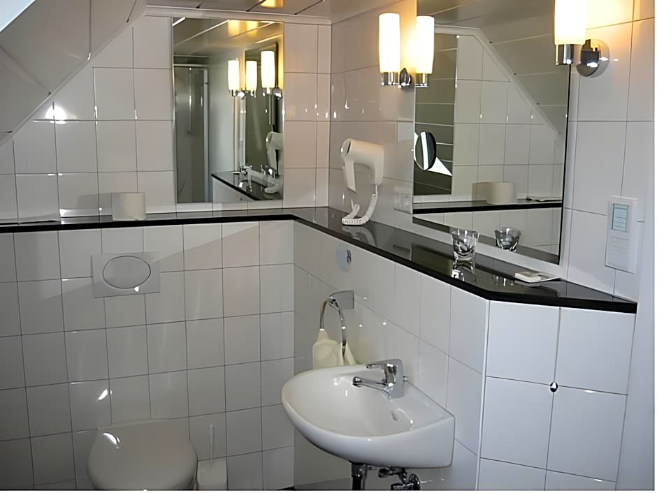 Hotel Orthwein -kostenfreie Parkplatze-