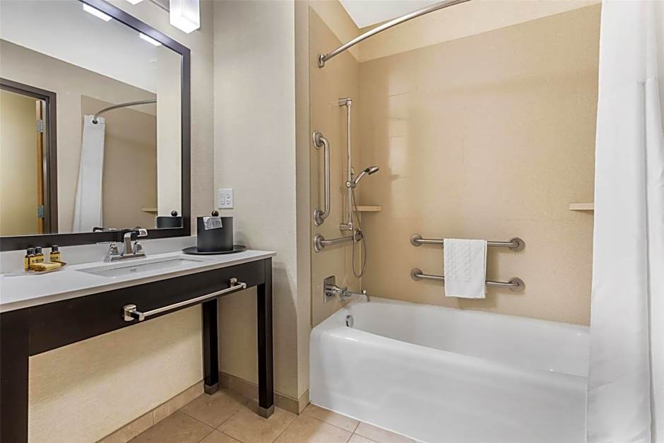 Best Western Plus Franciscan Square Inn and Suites Steubenville