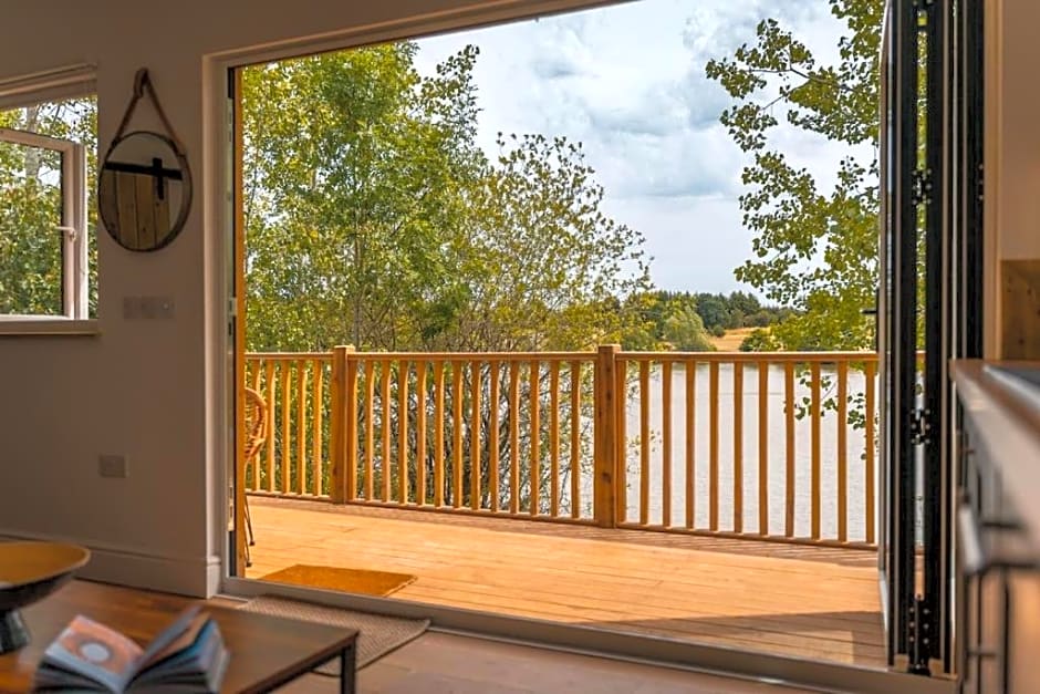 Lakeside Lodge- 'Swallow'