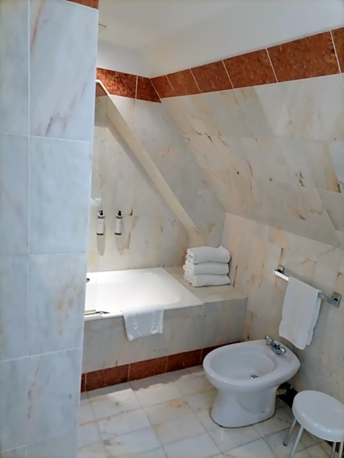 Chateau De Beauvois - Younan Collection