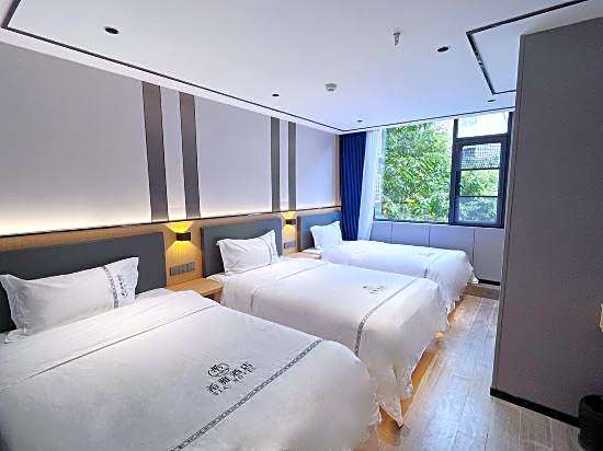SIA Hotel (Guangzhou Railway Station Sanyuanli Subway Station)