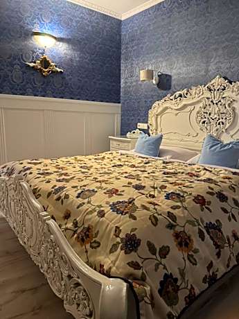 One-Bedroom Apartment with Balcony